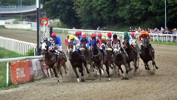 Мис Мази прва на 96. дербију!